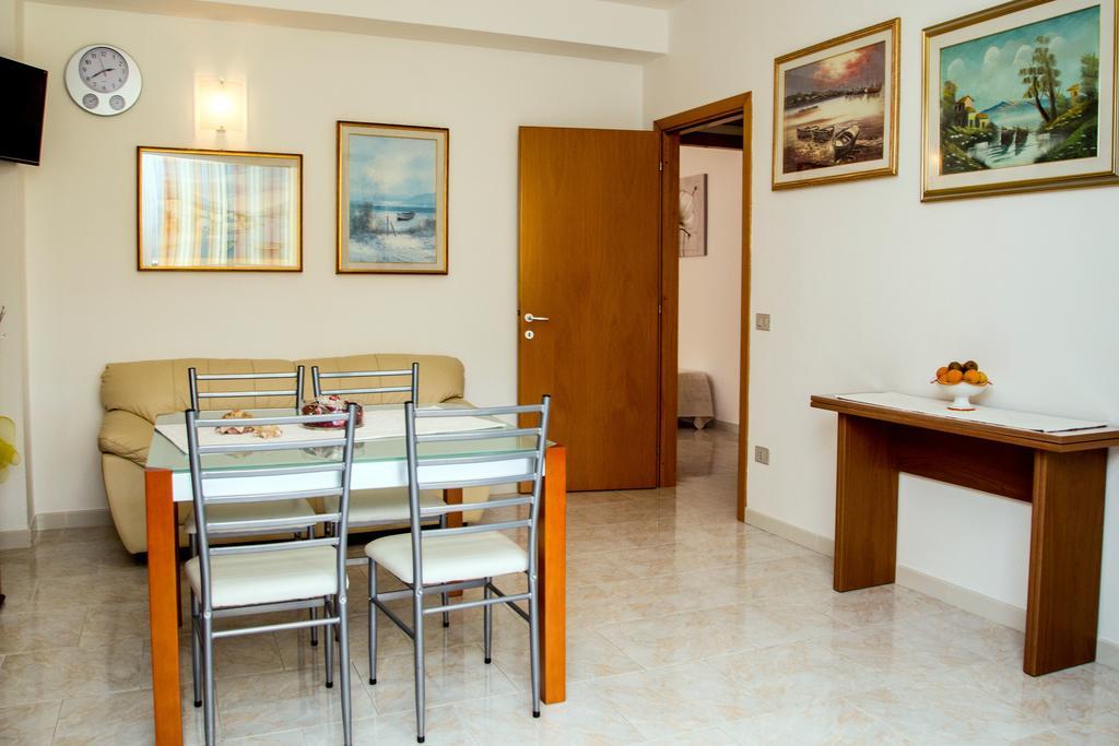 B&B Da Giovanna Fertilia Ngoại thất bức ảnh